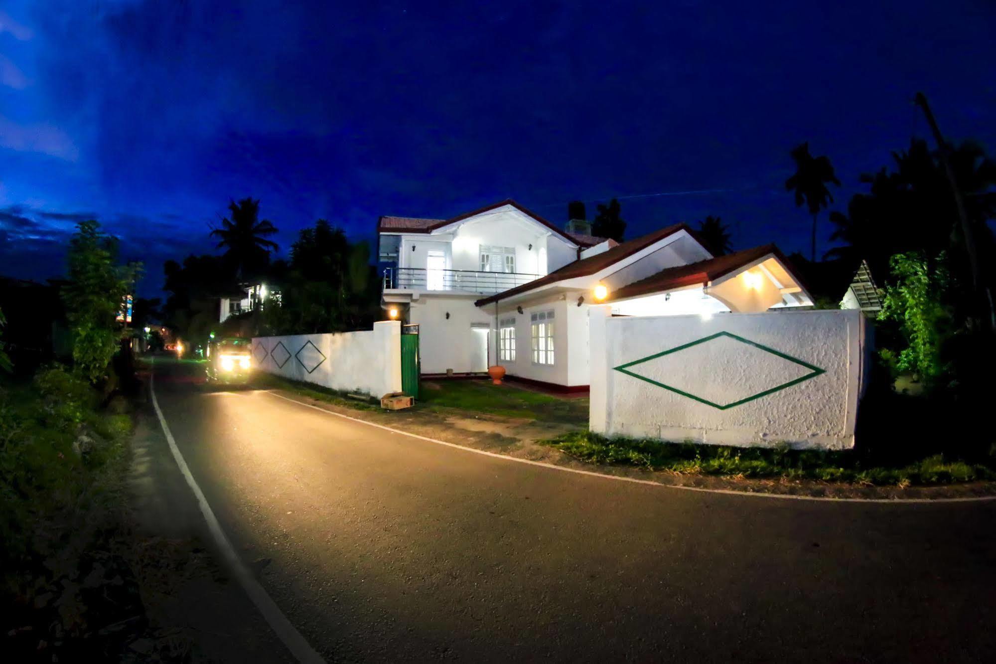 White Villa Weligama Eksteriør billede